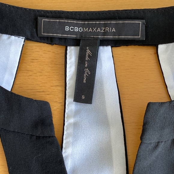 BCBG Max Azria cut-out top - Picture 3 of 3
